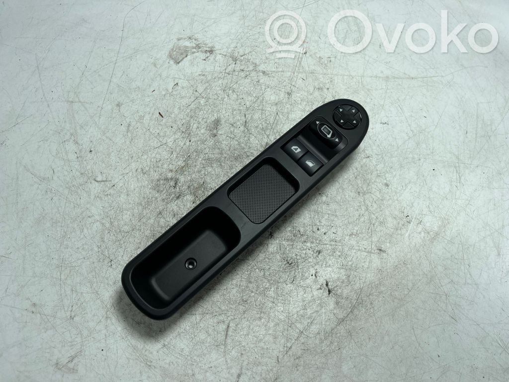 Peugeot 207 Electric window control switch 