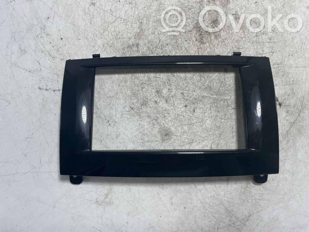 Peugeot 407 Konsola środkowa / Radio / GPS 
