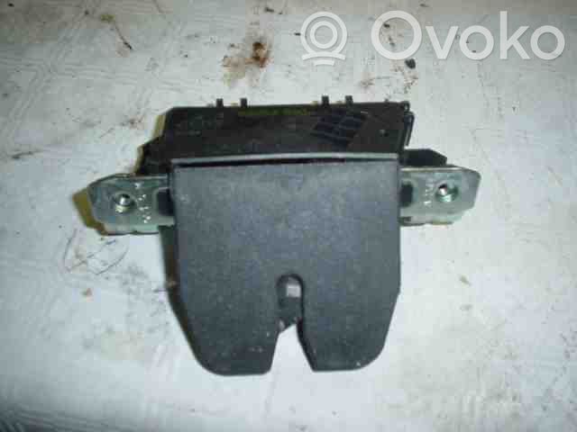 Loading door lock