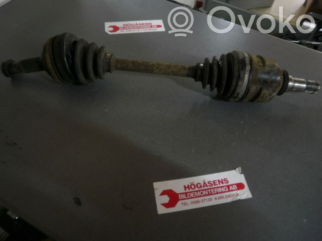Toyota Corolla E110 Etuvetoakseli 