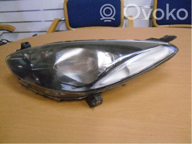 Priekšējais lukturis   D65151040