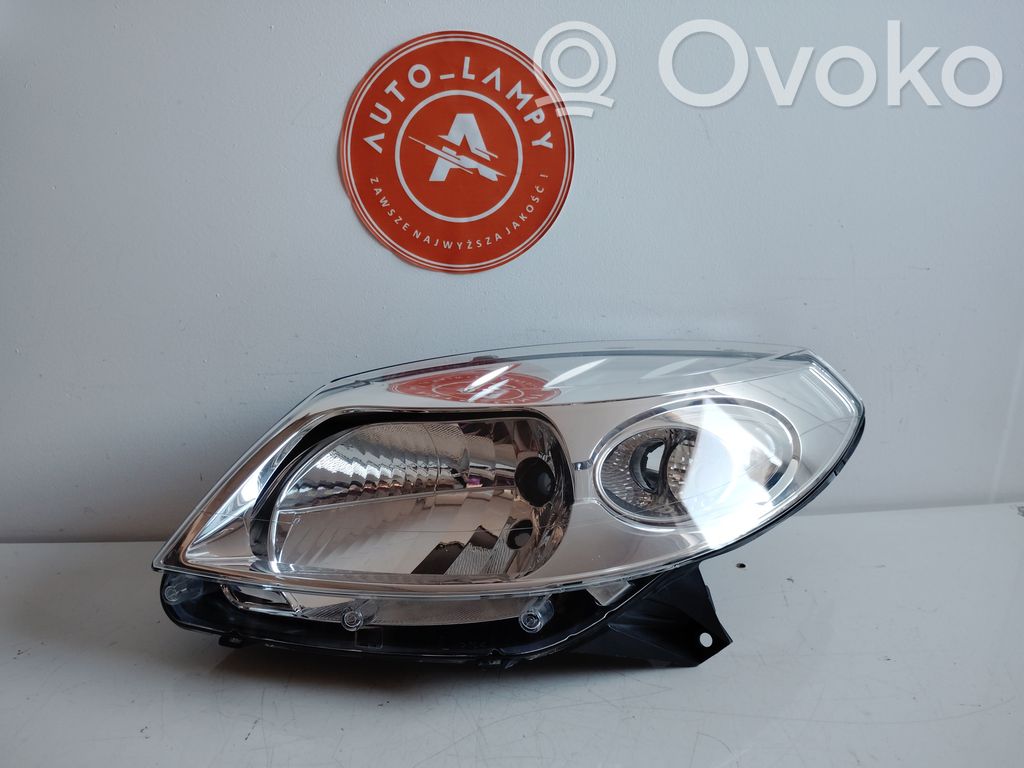 Dacia Sandero Lampa przednia 