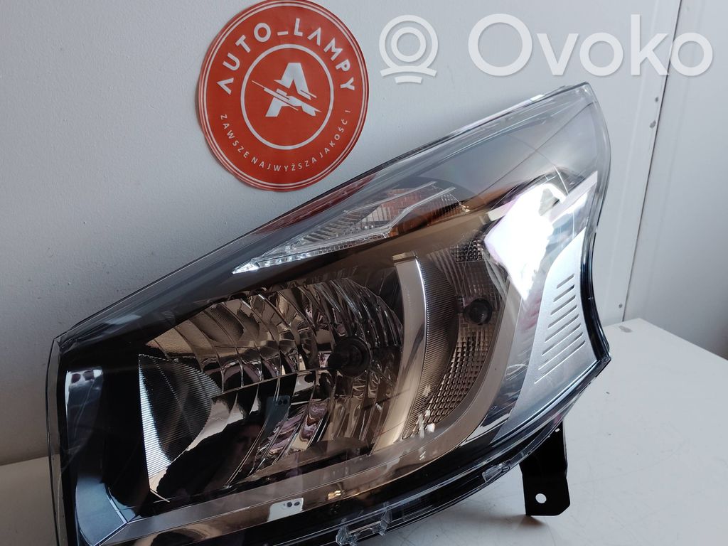 Renault Trafic III (X82) Lampa przednia 