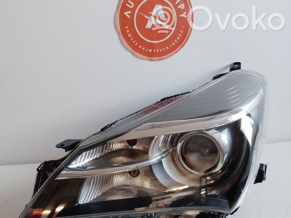 Toyota Yaris Lampa przednia 