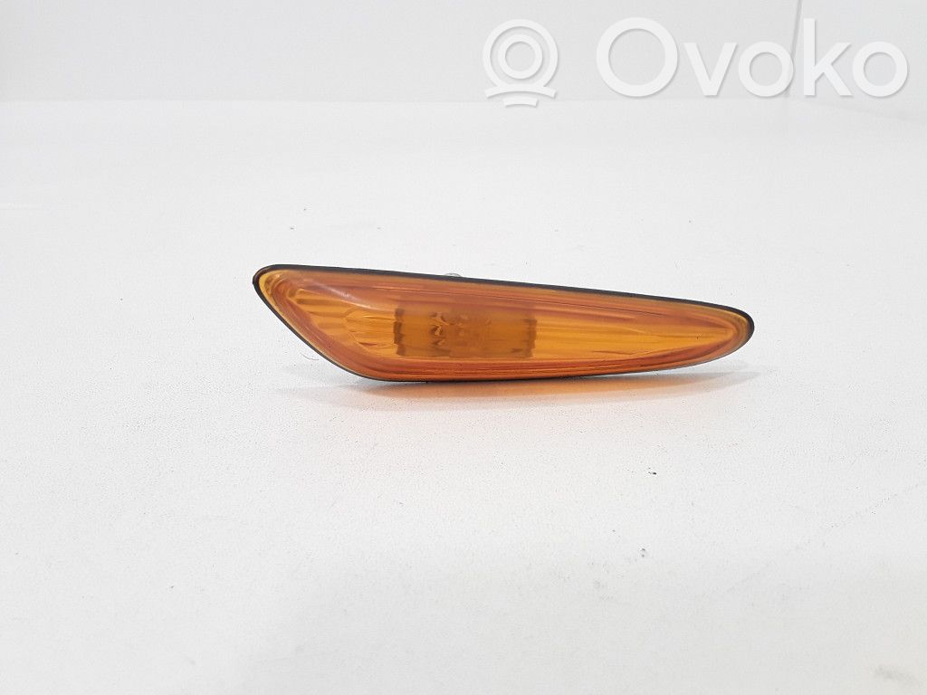 BMW 3 E46 Front fender indicator light 
