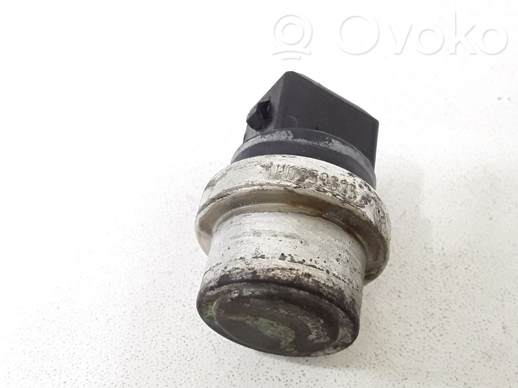 Volkswagen PASSAT B5 Coolant temperature sensor 