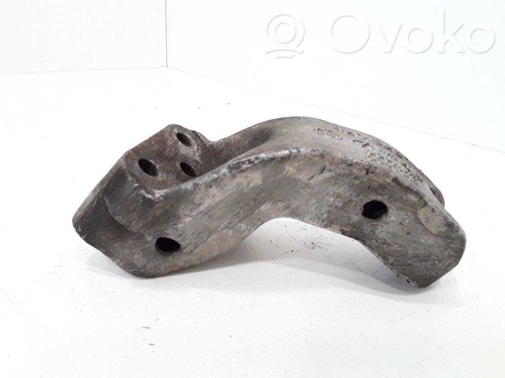 Volvo S40, V40 Engine mounting bracket 