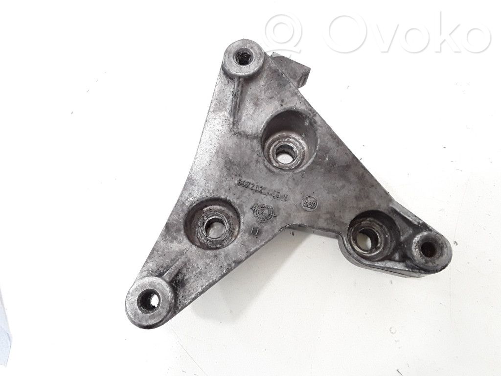 Opel Astra H Engine mounting bracket 