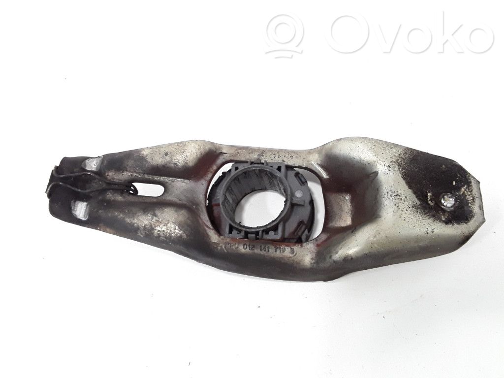 Audi A4 S4 B5 8D Apusylinterin irrotuslaakeri 