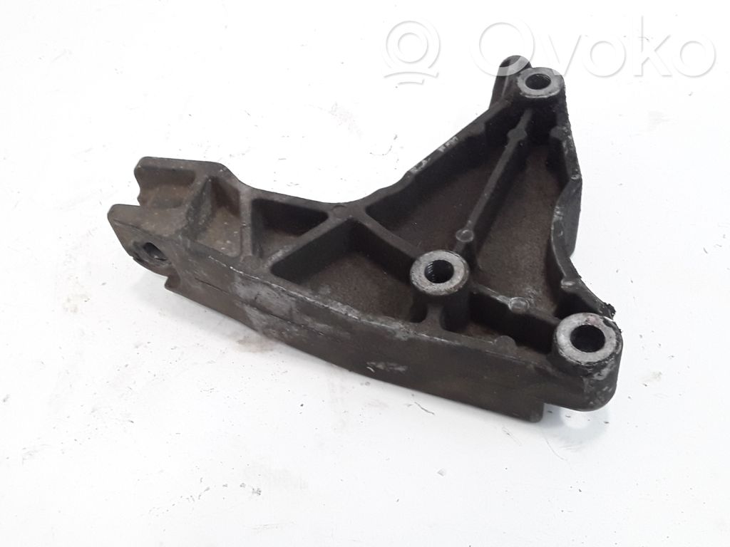 Opel Astra H Engine mounting bracket 