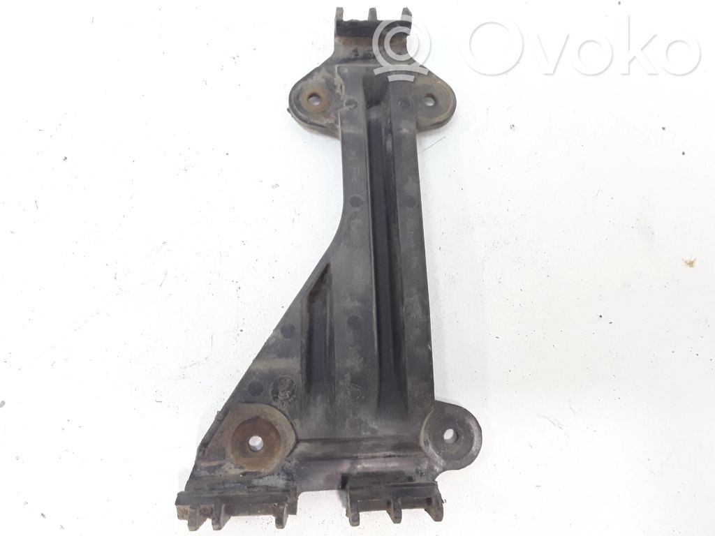 Audi A6 S6 C4 4A Front bumper mounting bracket 
