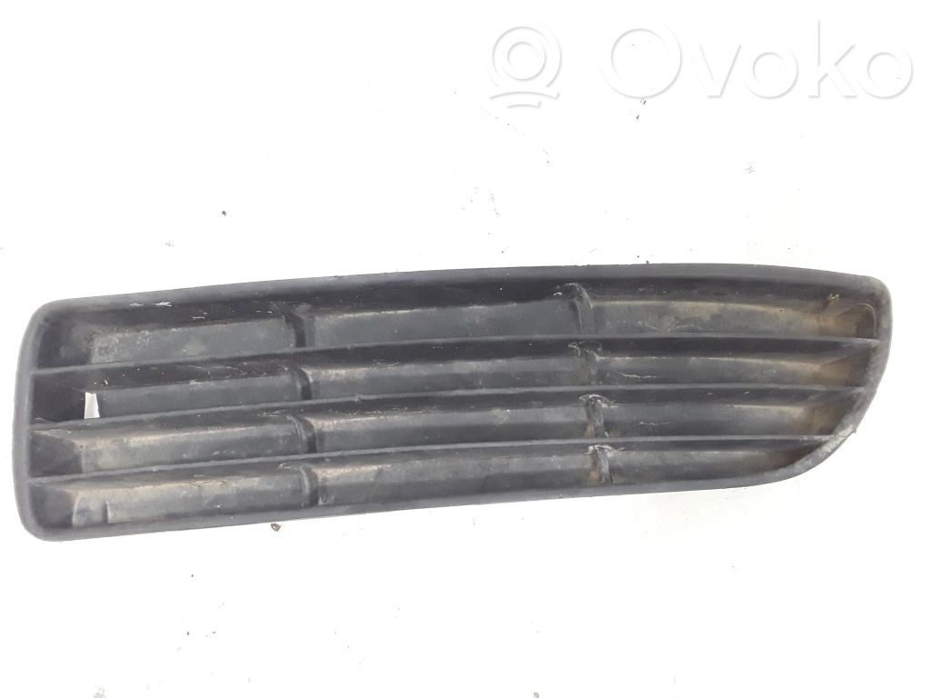 Audi A4 S4 B5 8D Front bumper lower grill 
