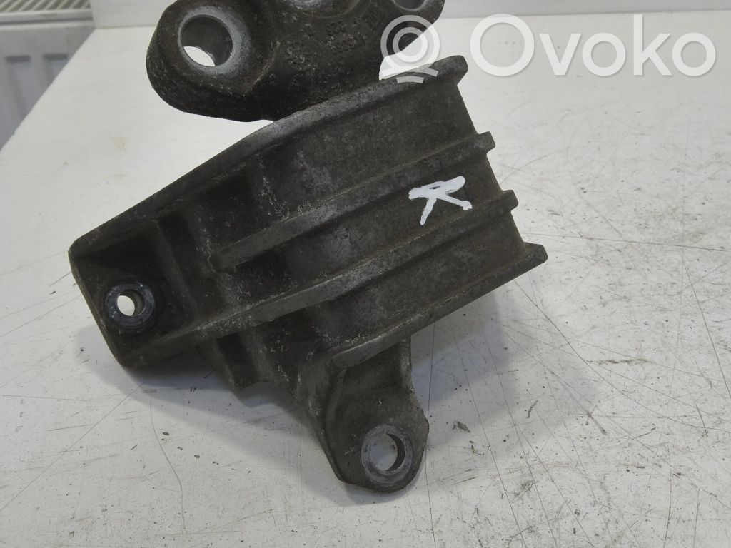 Opel Vectra C Engine mount bracket 