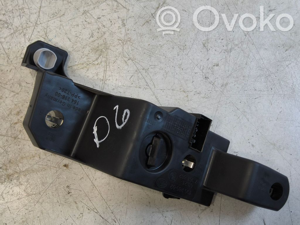 BMW 5 E60 E61 Tail light bulb cover holder 