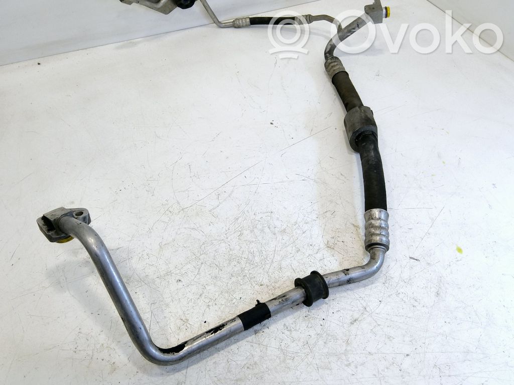 BMW 5 E60 E61 Ilmastointilaitteen putki (A/C) 