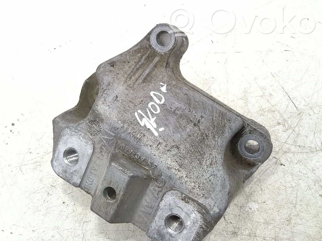 Skoda Octavia Mk2 (1Z) Gearbox mounting bracket 