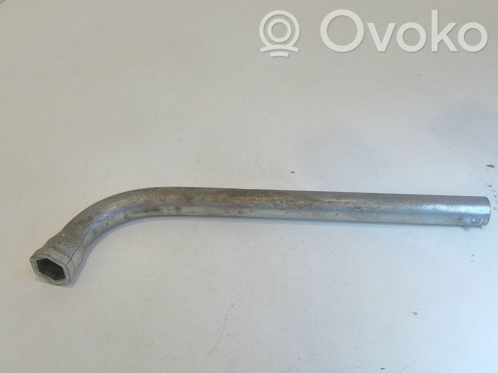 Volkswagen Golf VII Llave de tuercas de rueda 