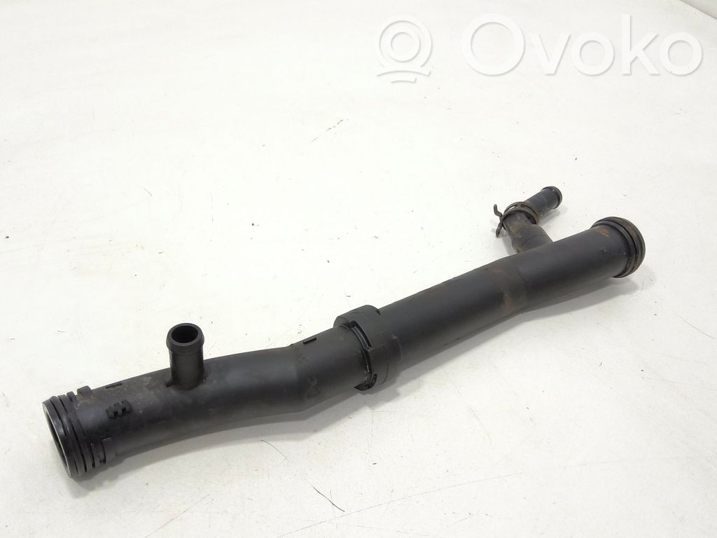 Volkswagen Touran I Engine coolant pipe/hose 