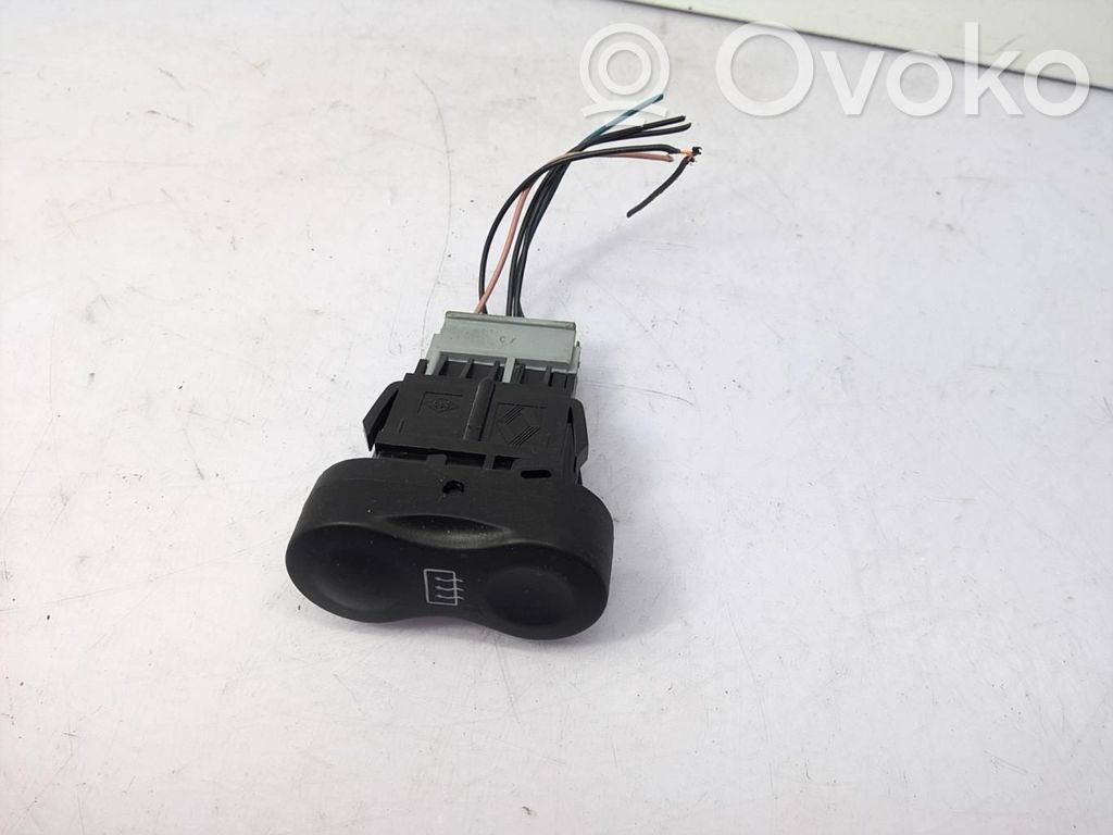 Dacia Sandero Windscreen/window heater switch 