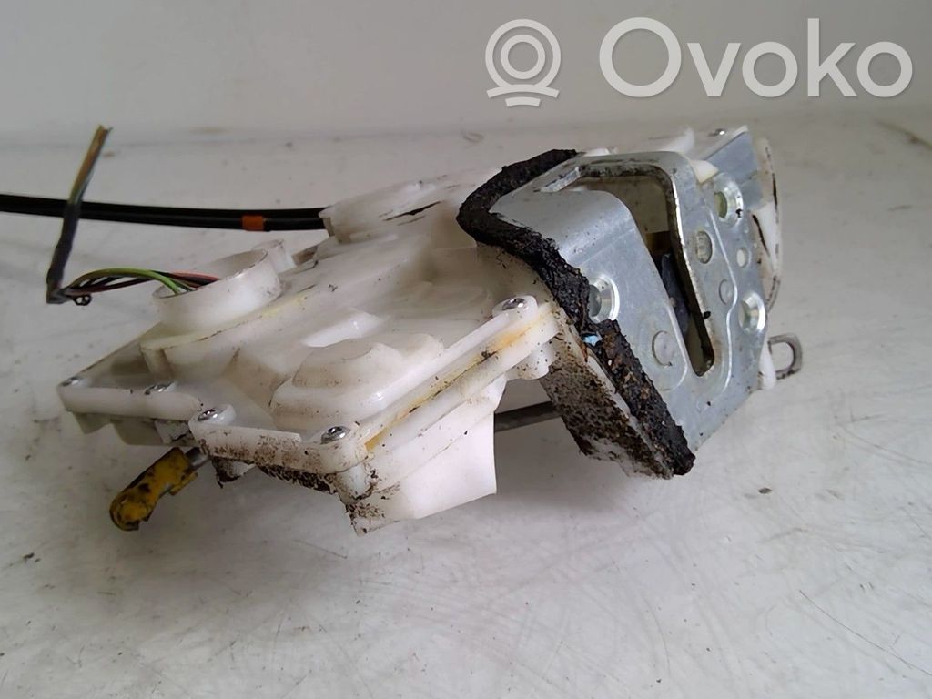 Opel Agila B Priekšpusē slēdzene 