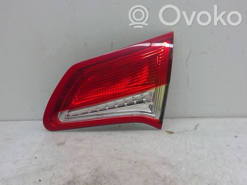 Citroen C4 II Aizmugurējais lukturis pārsegā 