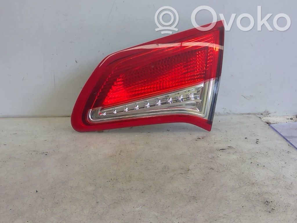 Citroen C4 II Aizmugurējais lukturis pārsegā 