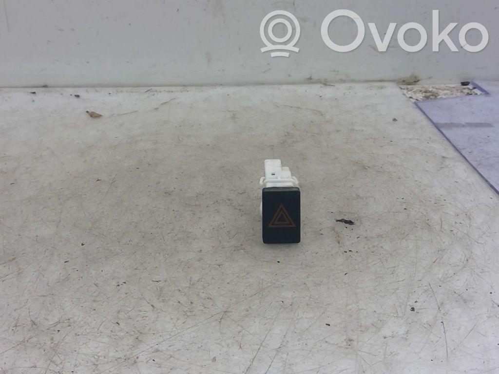 Nissan Qashqai Botón interruptor de luz de peligro 