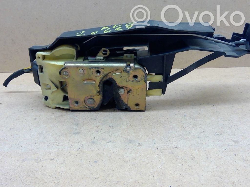 Ford Focus Priekšpusē slēdzene 