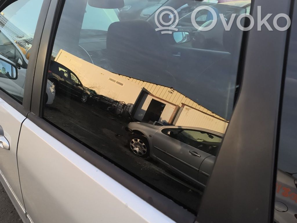 Ford C-MAX I Luna de la puerta trasera 