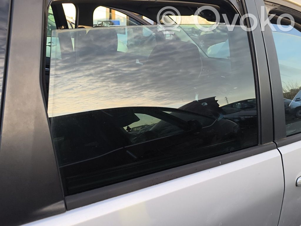 Ford C-MAX I Luna de la puerta trasera 