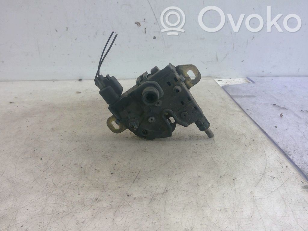 Ford Focus Dzinēja pārsega slēdzene 