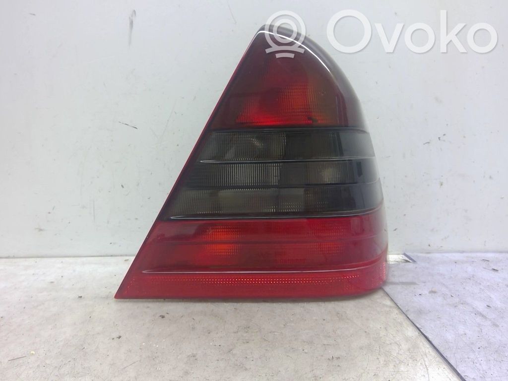 Mercedes-Benz C W202 Lampa tylna 