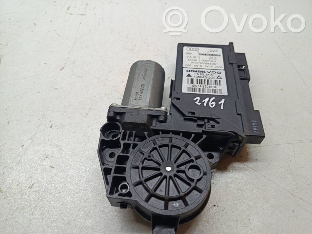 Audi A4 S4 B7 8E 8H Silnik regulatora szyby drzwi przednich 