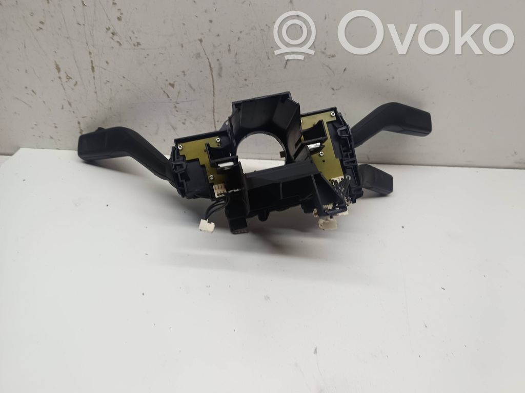 Volkswagen PASSAT B6 Interruptor/palanca de limpiador de luz de giro 