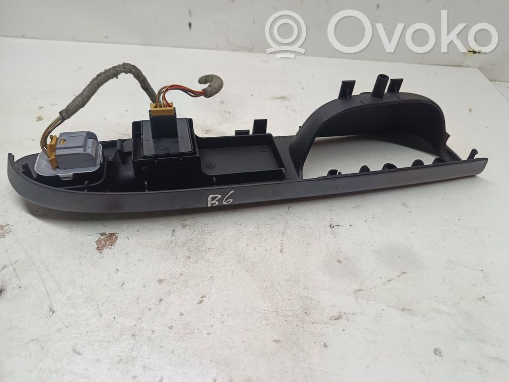 Volkswagen PASSAT B6 Ramă comutator geam ușă față 