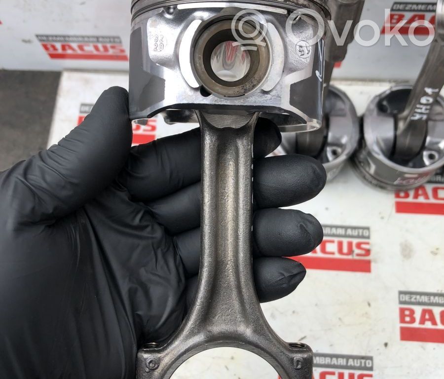 Peugeot 308 Piston with connecting rod 