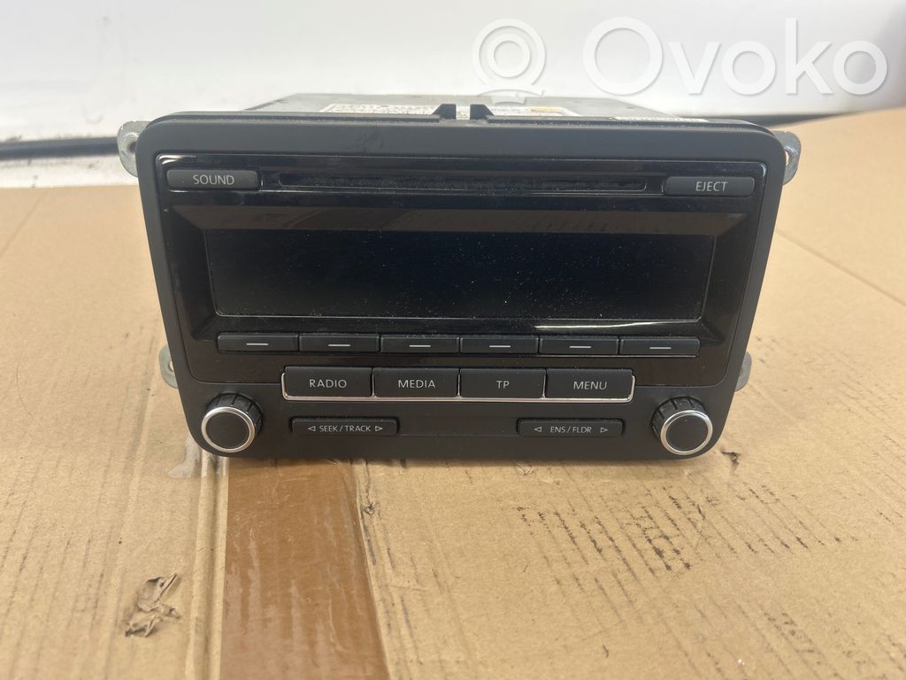 Volkswagen Jetta VI Panel / Radioodtwarzacz CD/DVD/GPS 