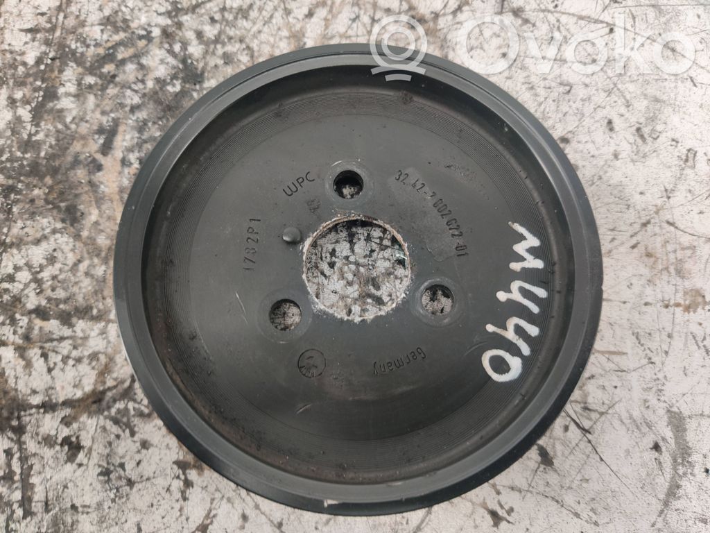BMW 5 E60 E61 Ohjaustehostimen pumpun hihnapyörä 