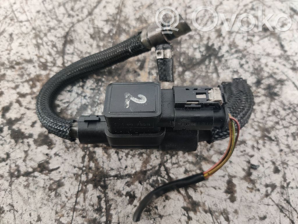 BMW 5 E60 E61 Fuel temperature sensor 