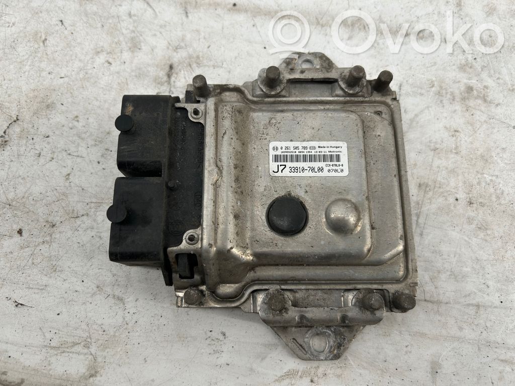 Suzuki Swift II Engine control unit/module 