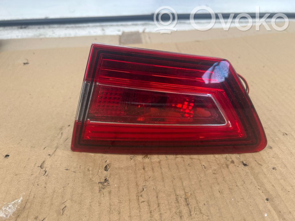 Renault Clio IV Tailgate rear/tail lights 