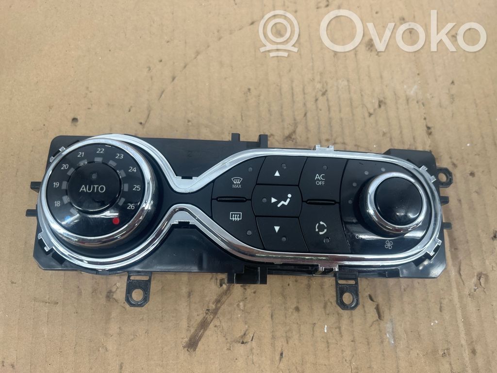 Renault Clio IV Climate control unit 