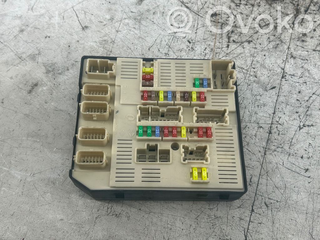 Módulo de fusible   284B68372R,519339501,9636171683