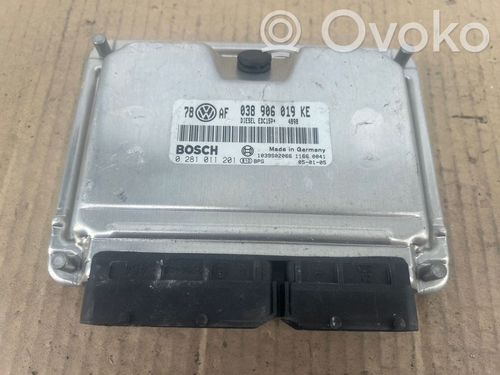 Volkswagen PASSAT B7 Engine control unit/module 