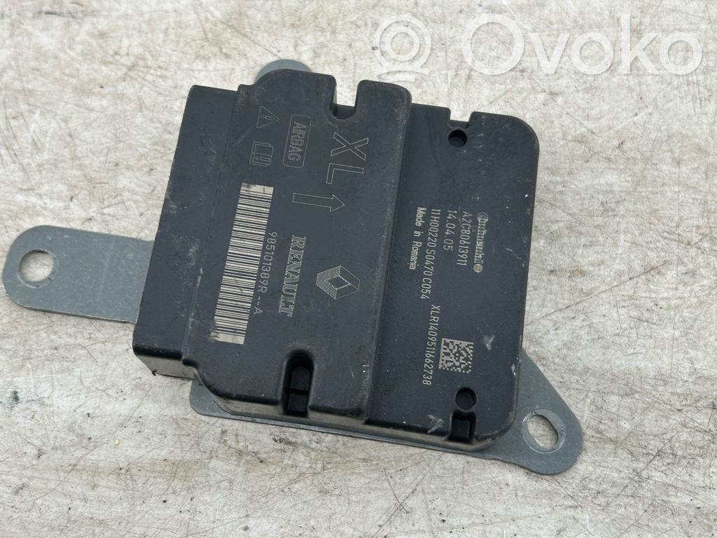 Renault Clio IV Airbag control unit/module 