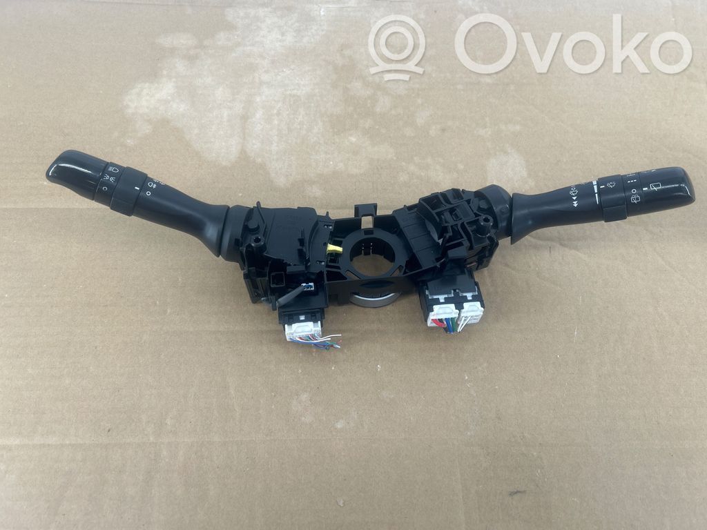 Toyota Avensis T270 Wiper turn signal indicator stalk/switch 