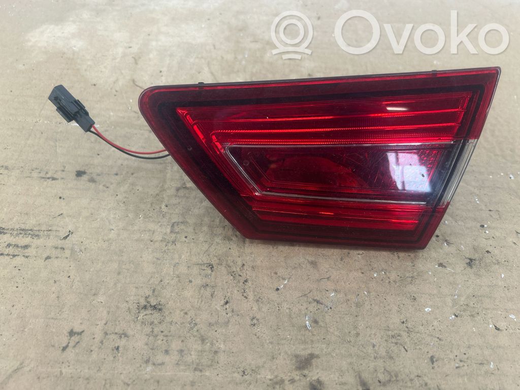 Renault Clio IV Tailgate rear/tail lights 