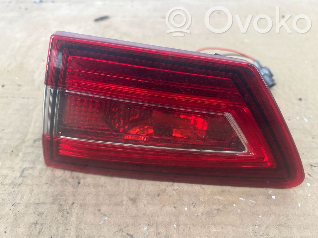 Renault Clio IV Tailgate rear/tail lights 