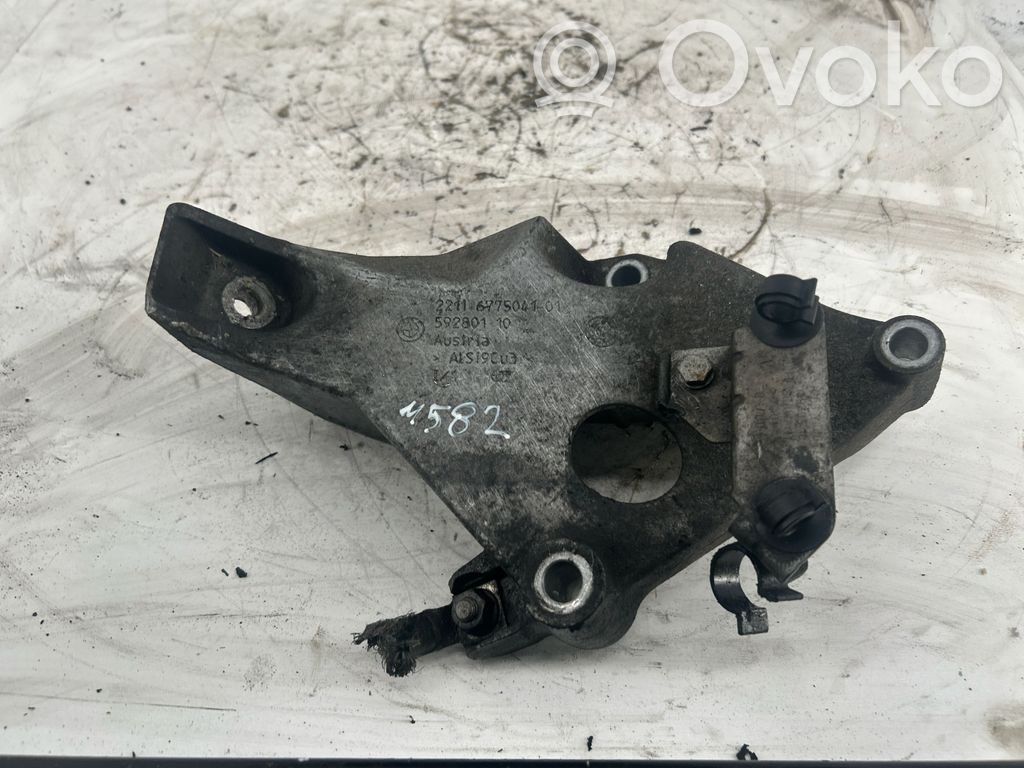 BMW 3 E90 E91 Engine mounting bracket 