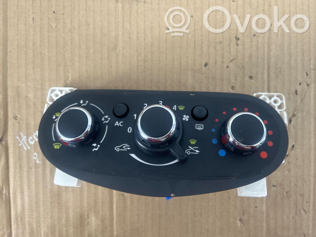 Dacia Sandero Climate control unit 